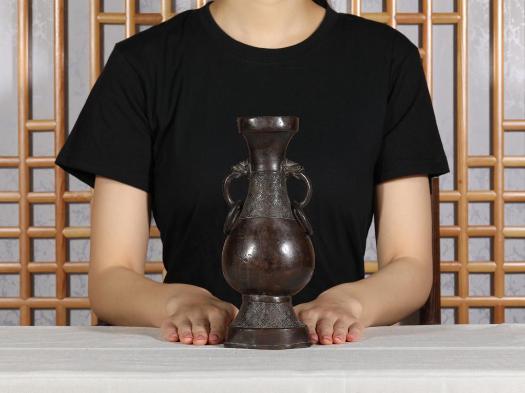 靓宝格- 元代铜双龙耳衔环瓶（重：1025g)