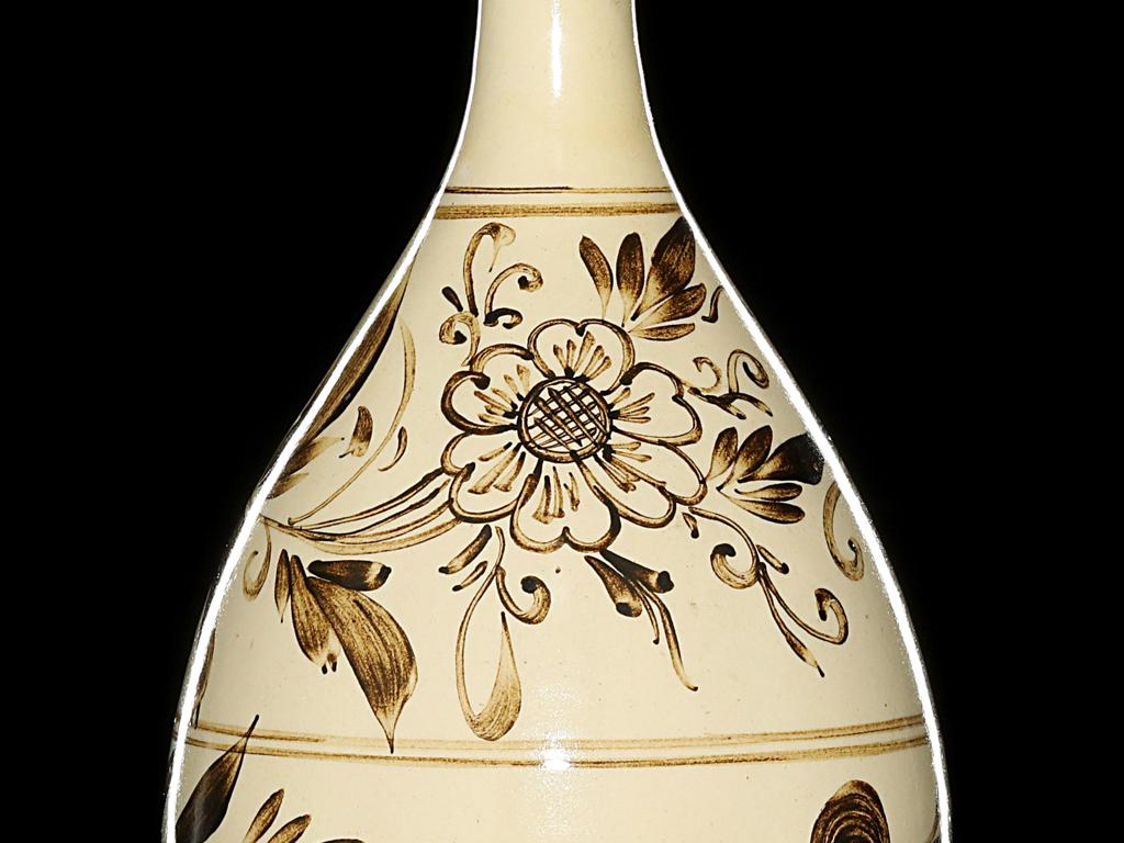 靓宝格- 金元时期磁州窑白地褐彩花卉纹玉壶春瓶