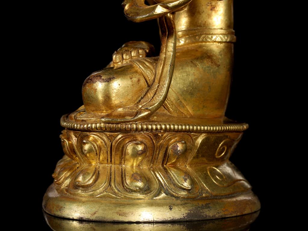 靓宝格- 18世纪铜鎏金四臂观音坐像
