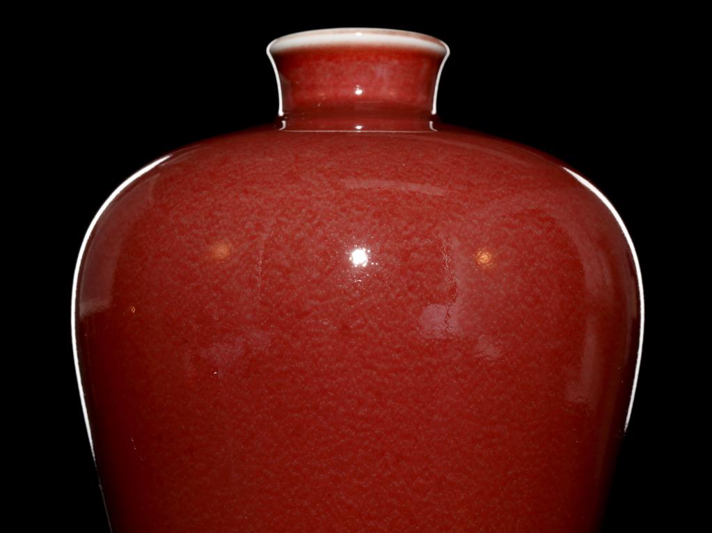 靓宝格- 现代红釉梅瓶（《大清雍正年制》款）