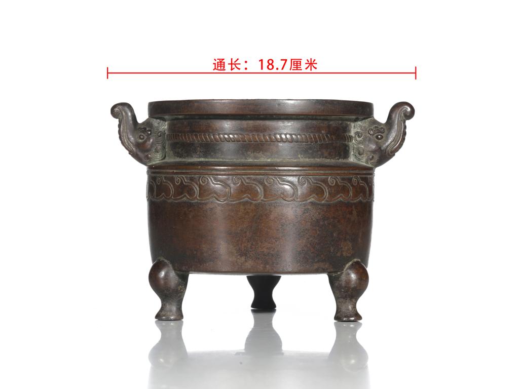 靓宝格- 清中期铜双瑞兽耳三足香炉（《大明宣德年制》款，重：3209g）