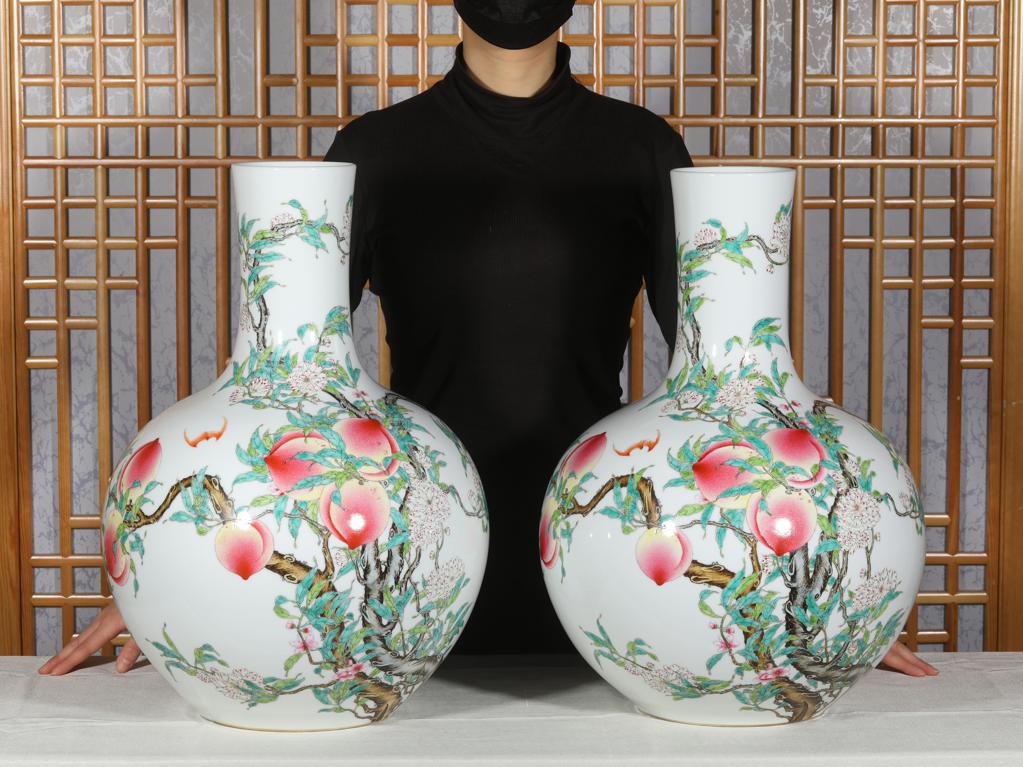 数量限定セール 中国 - 大清乾隆年製銘 九桃図花瓶 - 粉彩 美術品 花瓶 