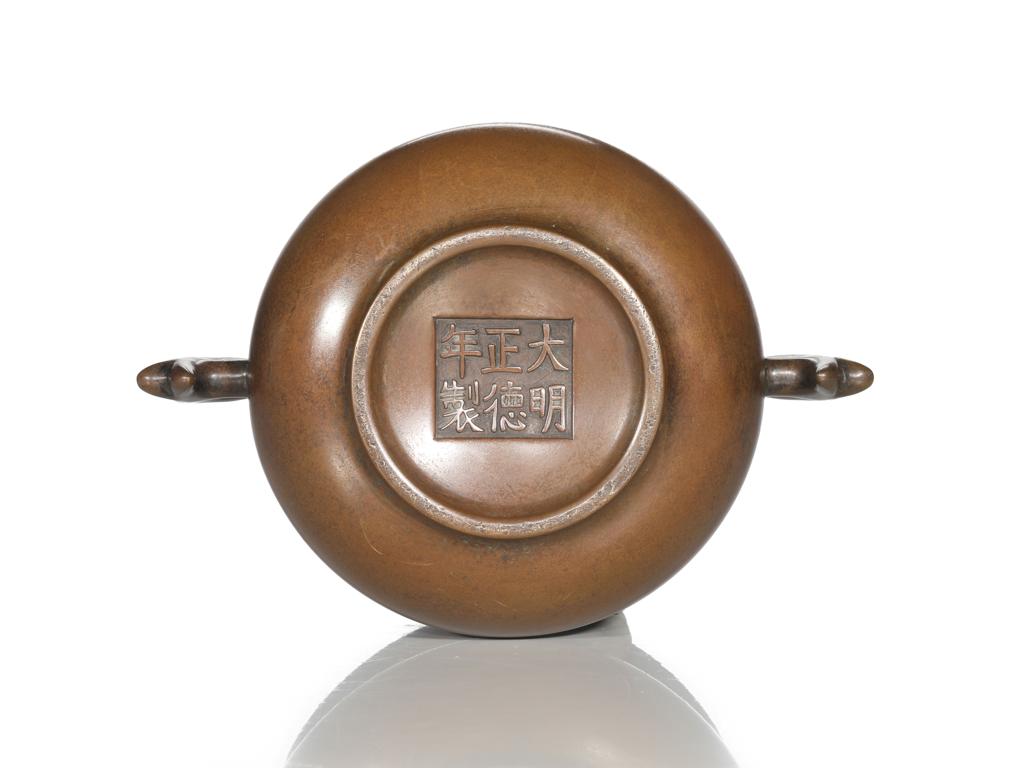 靓宝格- 清铜双鱼耳香炉（《大明宣德年制》款，重：1459g）