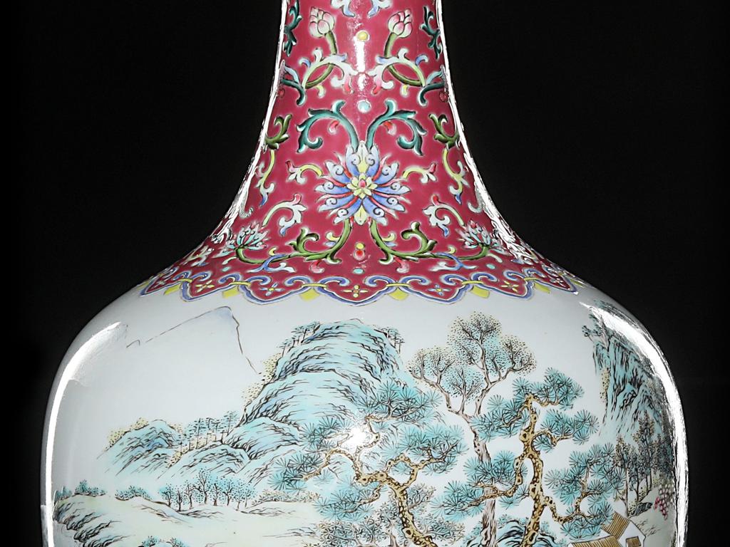 定期入れの ▽鴻▽清朝時代 陶磁器 嘉慶年製款 臙脂紅地開光粉彩人物