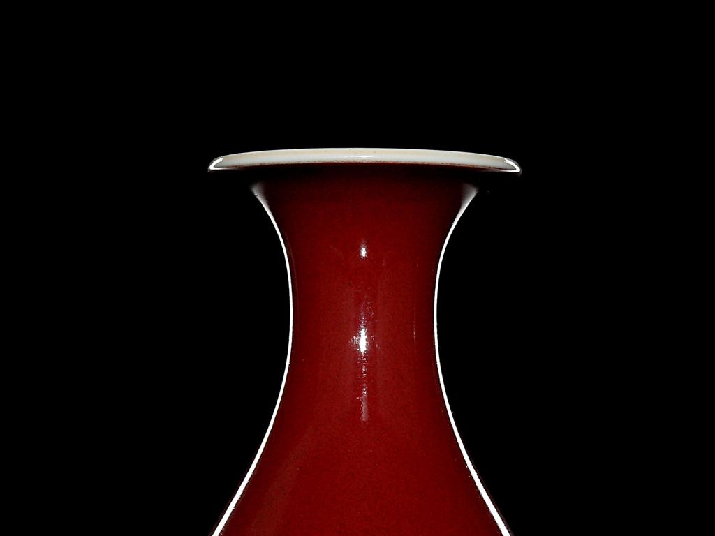 靓宝格- 乾隆祭红釉玉壶春瓶（官窑，《大清乾隆年制》款）